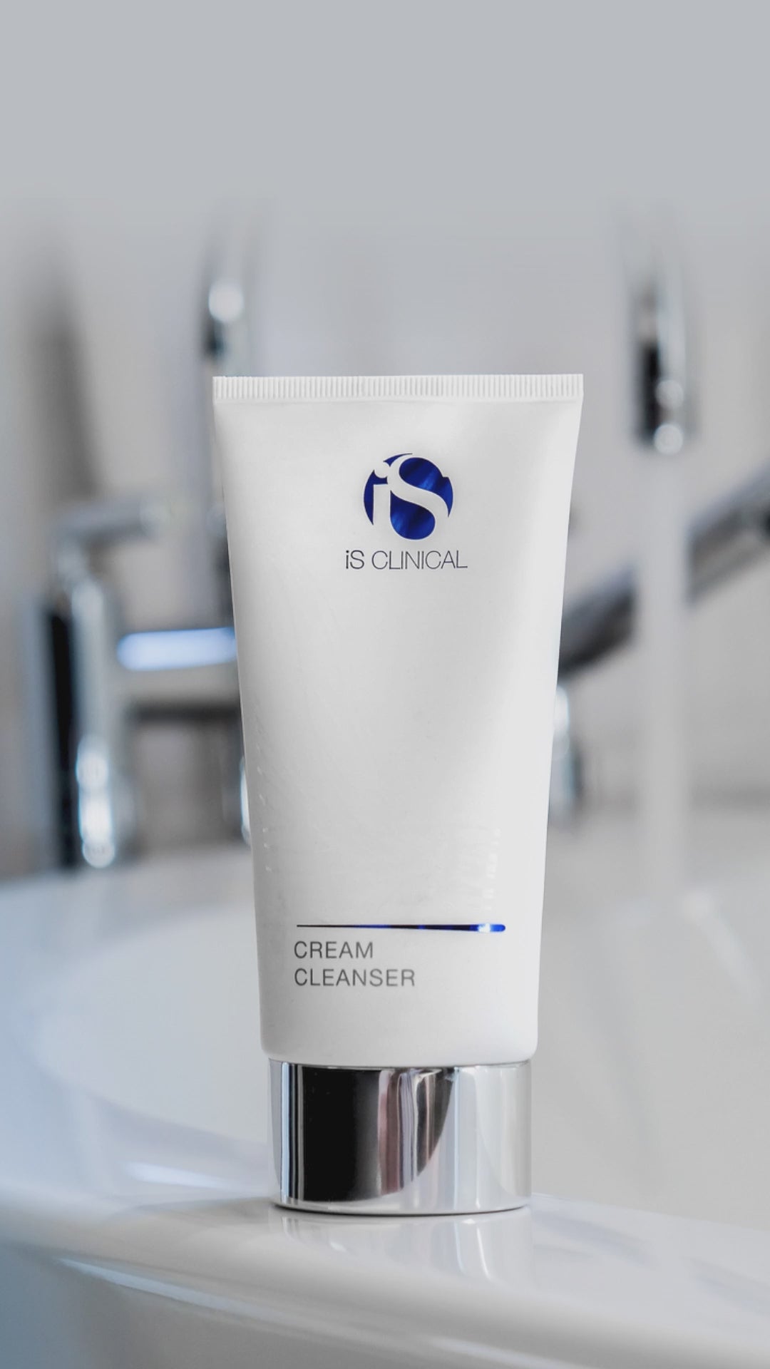 iS Clinical Cream Cleanser (4 oz)